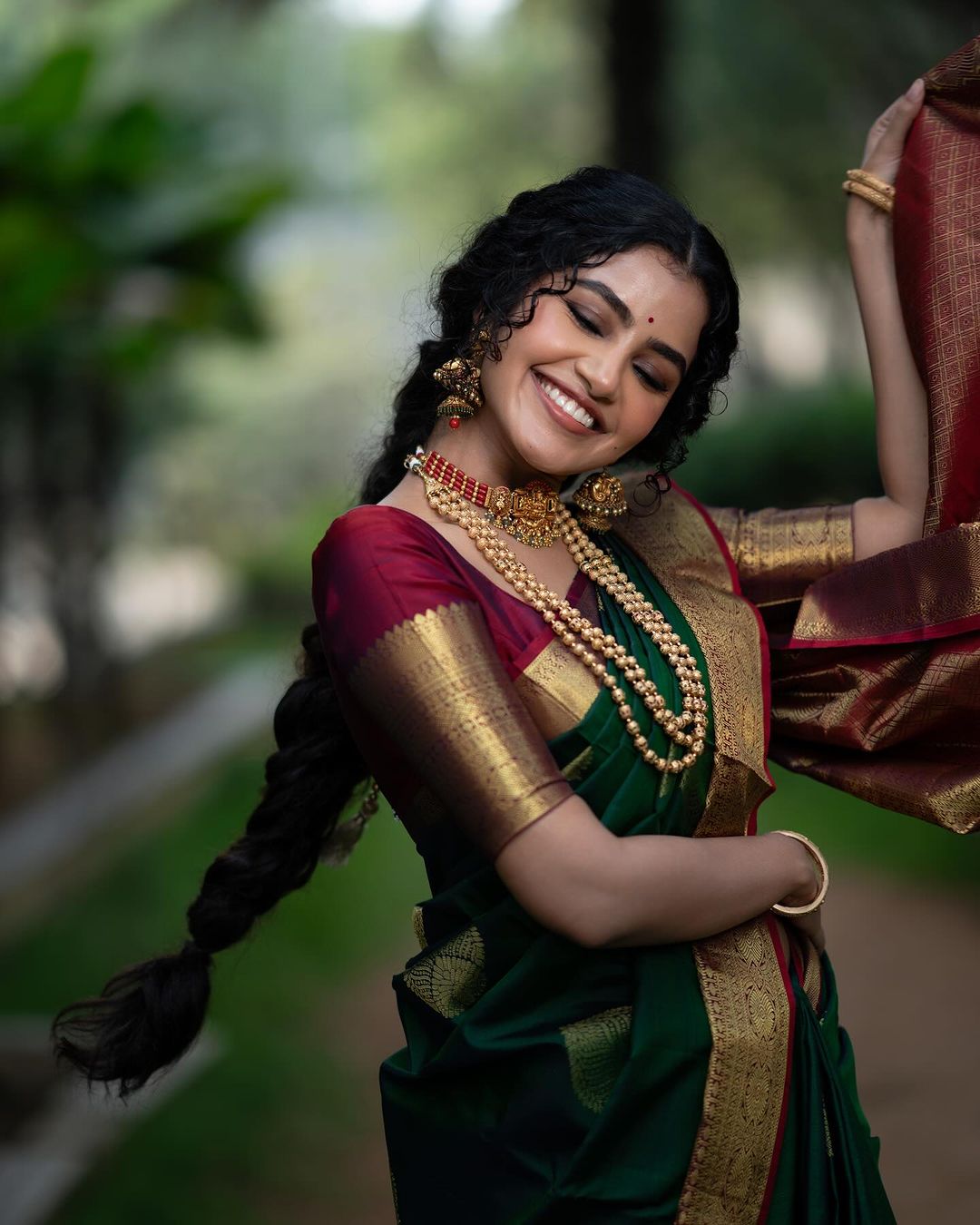 Malayalam Actress Anupama Parameswaran in Green Saree